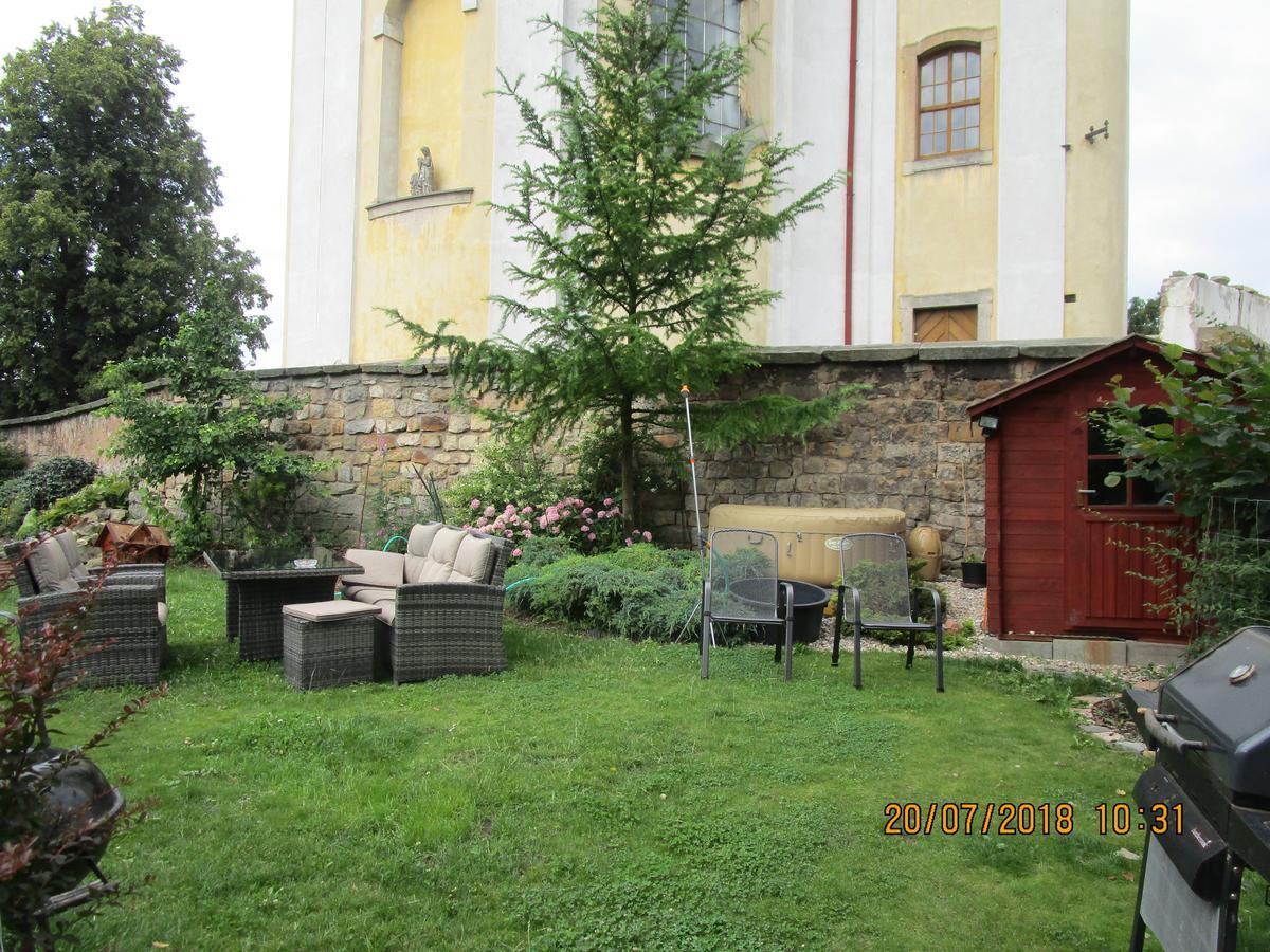 Fara Choustníkovo Hradiště Choustnikovo Hradiste Exterior foto